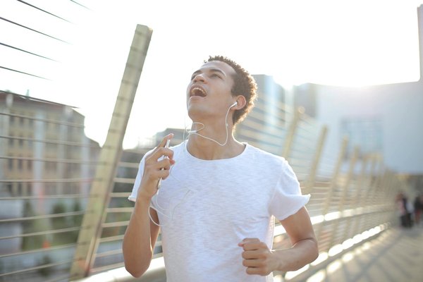 Comment enlever un bouchon d'oreille : 7 techniques efficaces